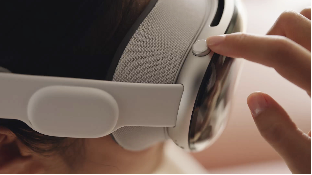Apple Vision ProはARヘッドセットなのか、VRヘッドセットなのか?