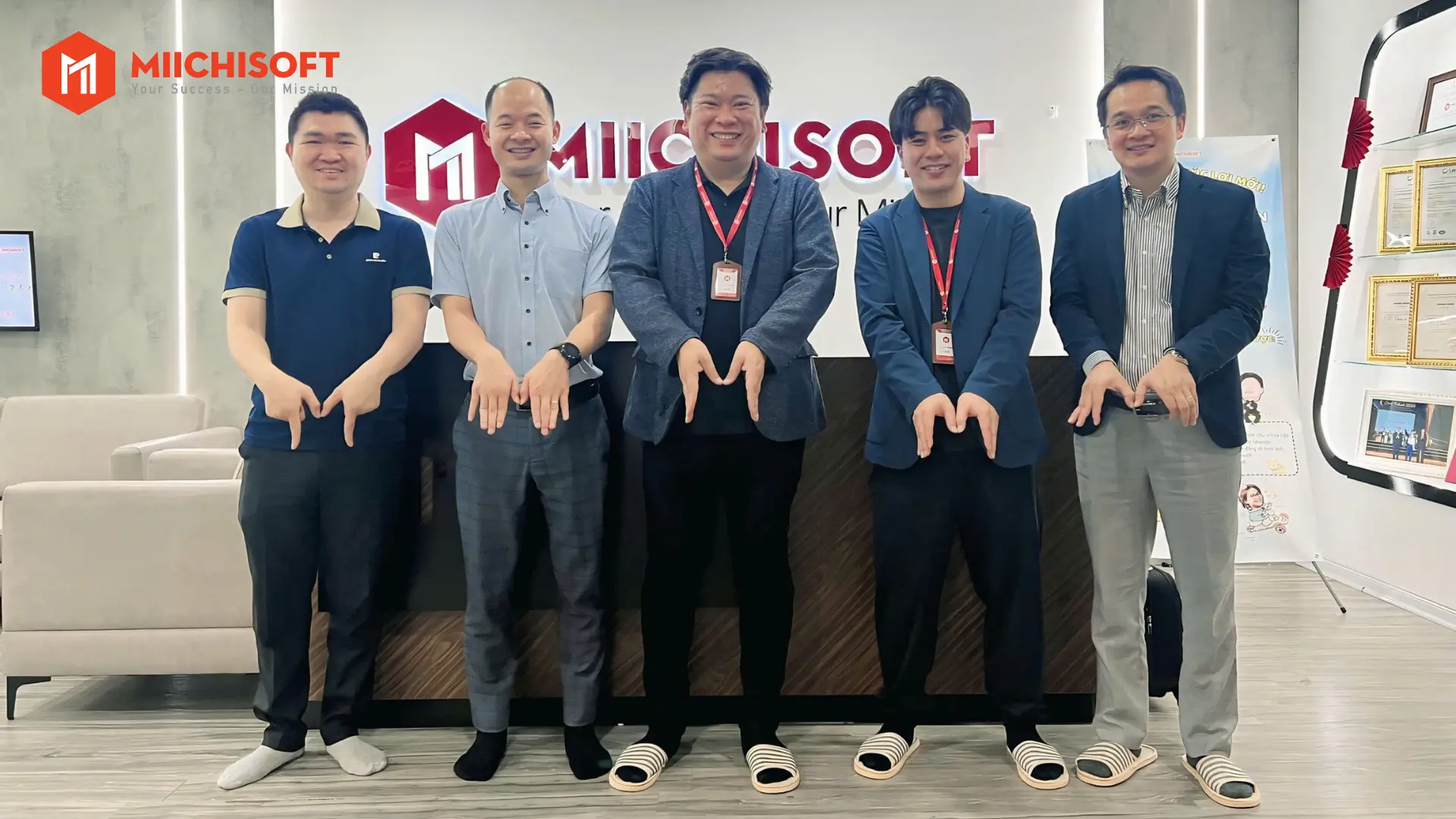 株式会社エックスラボ様 と　Miichisoft 写真